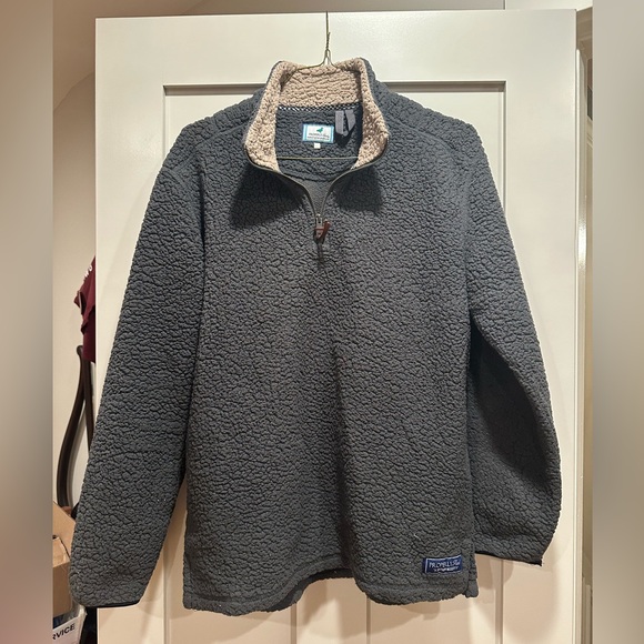 Properly tied pullover - Picture 2 of 2